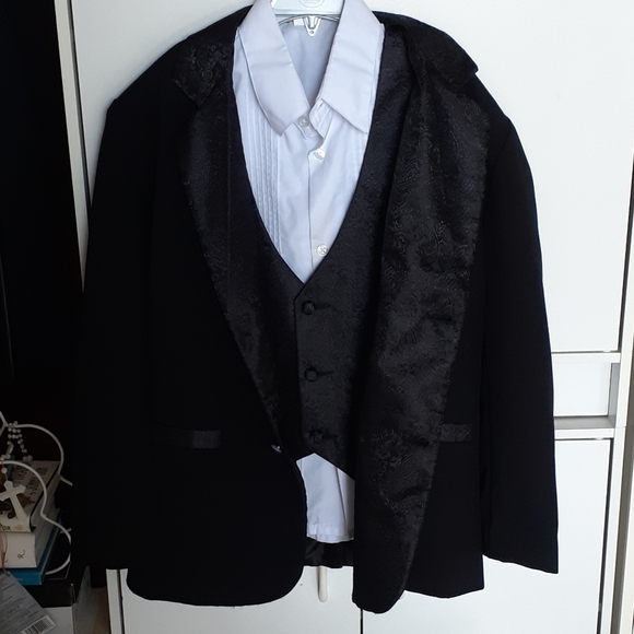 Full Children's Tuxedo Set